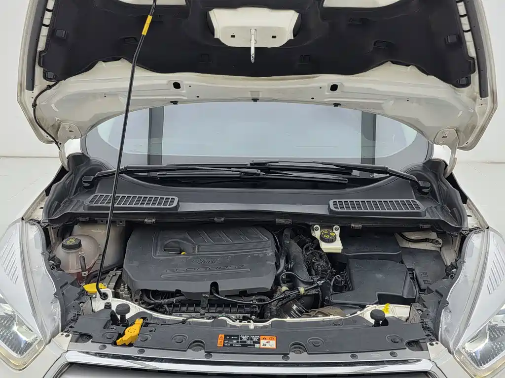 Ford Kuga — миниатюра 19