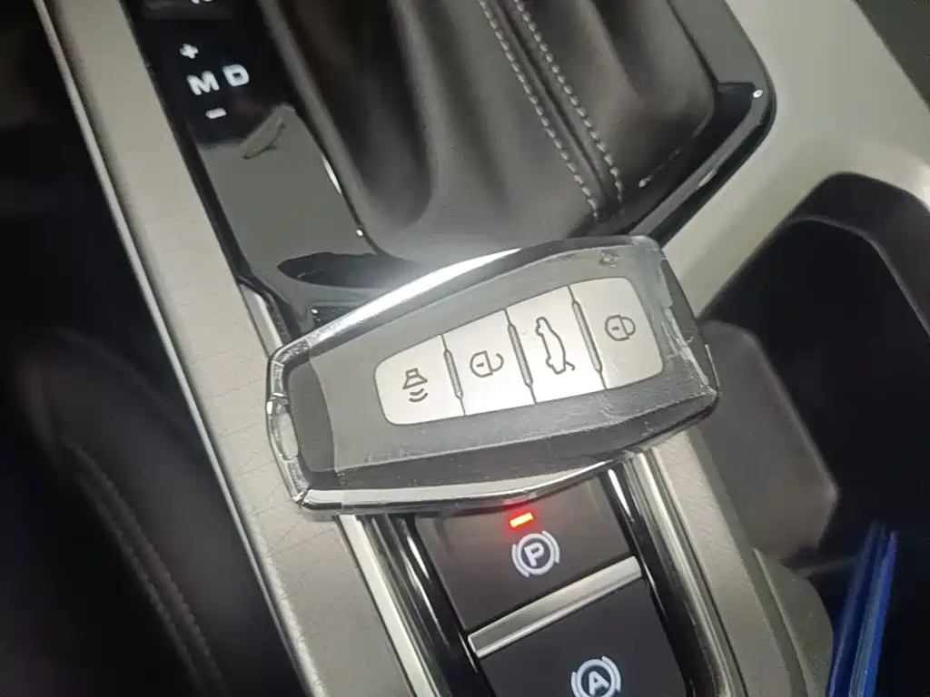 Geely Emgrand — миниатюра 9