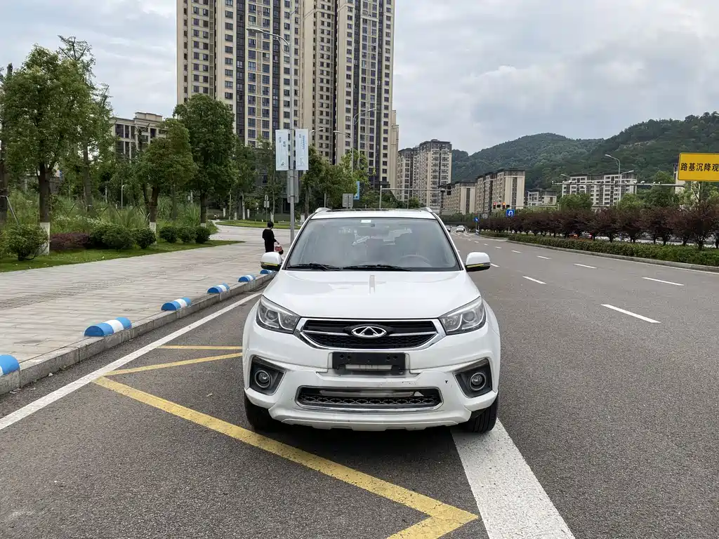 Chery Tiggo 3 3 2015 1.6L MT Sport