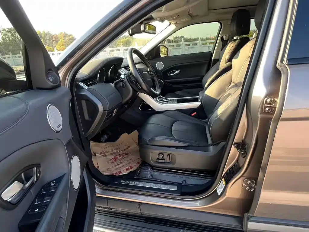 Land Rover Evoque 240PS SE Smart Shine Edition, фото 7
