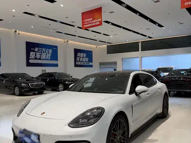 PORSCHE PANAMERA 2025