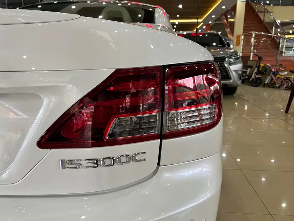 Lexus IS — миниатюра 21