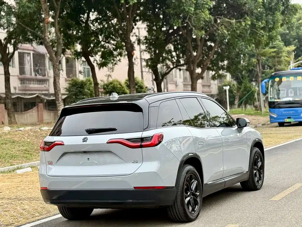 NIO NIO ES8