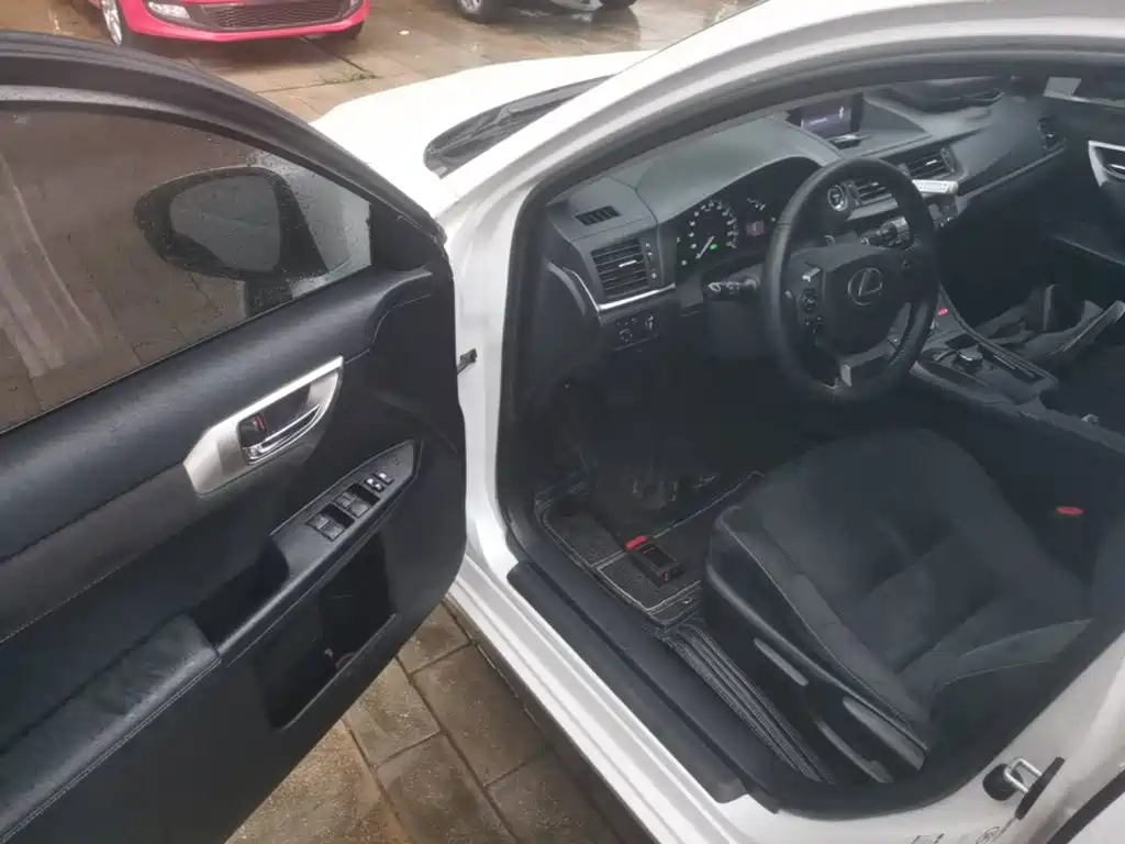 Lexus CT — миниатюра 12