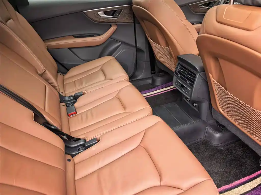 Audi Q7 2024 45 TFSI quattro S line