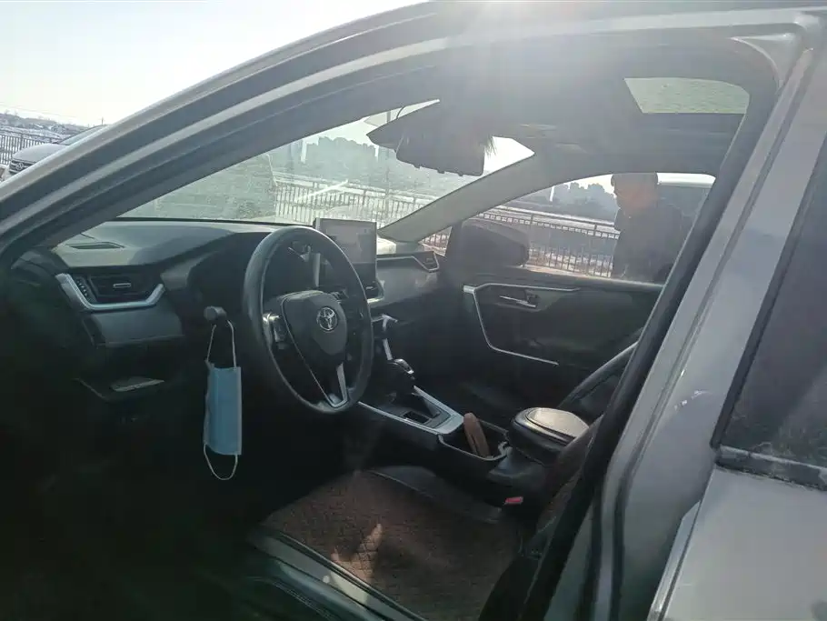 TOYOTA RAV4 RONGFANG