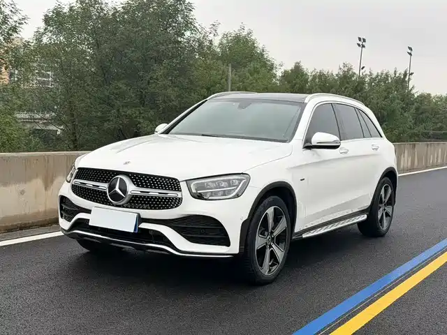 MERCEDES BENZ GLC