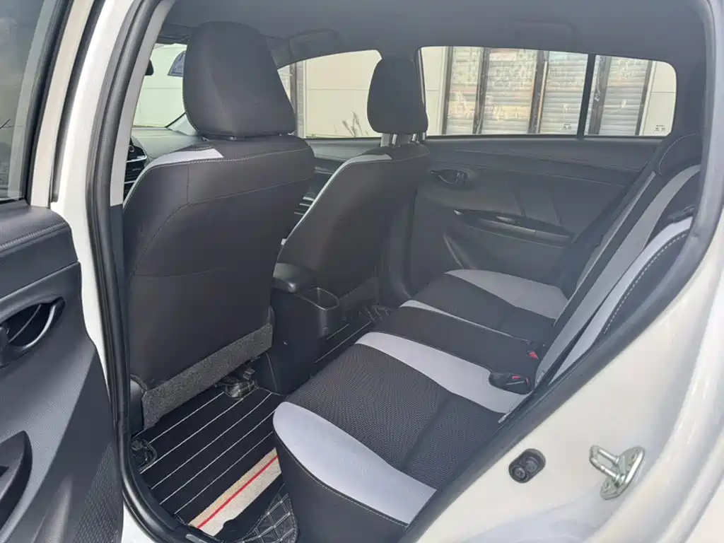 Toyota Yaris L — миниатюра 16
