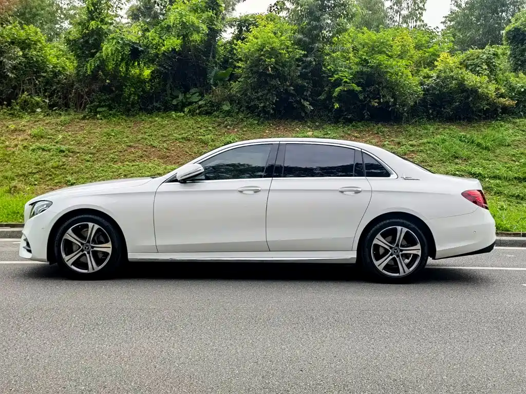 Mercedes-Benz E-Class — миниатюра 4