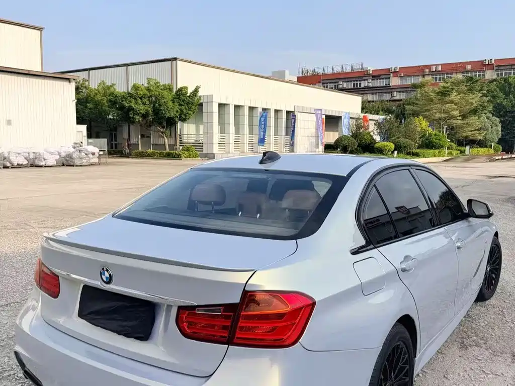 BMW 3 Series — миниатюра 9