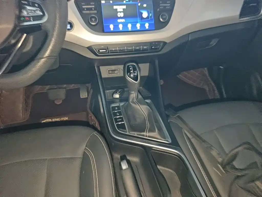 Geely Vision X3 — миниатюра 14
