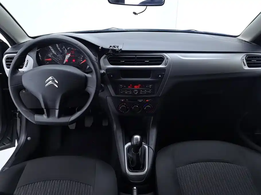 Citroen Elysee — миниатюра 12