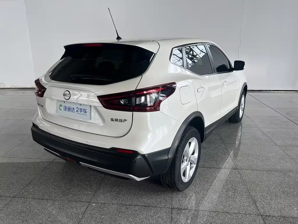 Nissan Qashqai — миниатюра 24