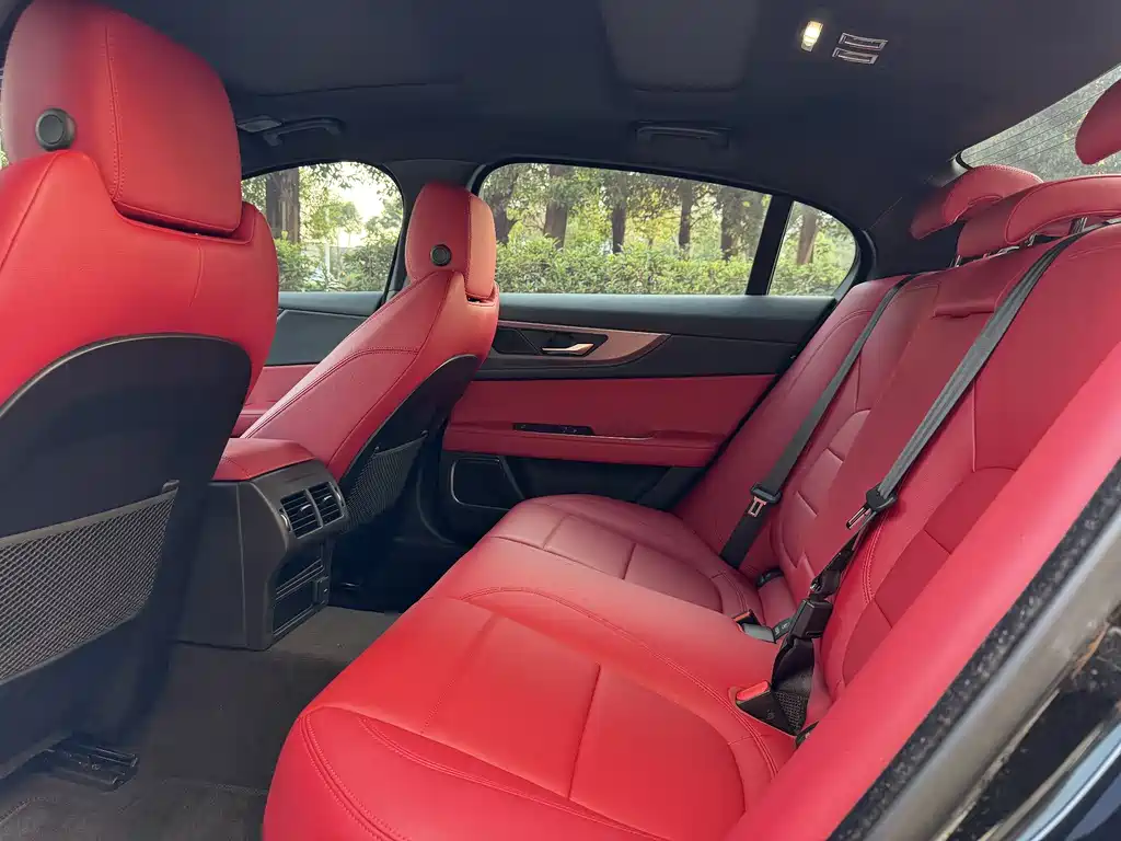 Jaguar XEL 2023 2.0T 250PS R-DYNAMIC S Sport