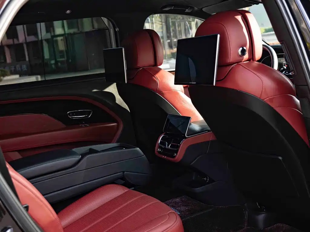 Bentley Bentayga — миниатюра 15