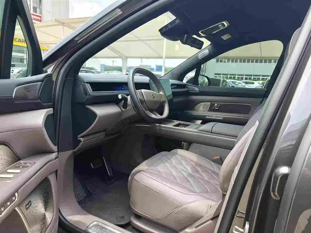 NIO ES8 2026 мест Executive Luxury