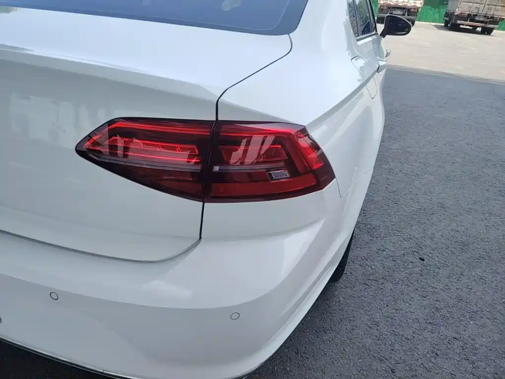Volkswagen Lamando 2019 230TSI DSG VI
