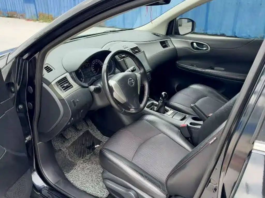 Nissan Tiida — миниатюра 8