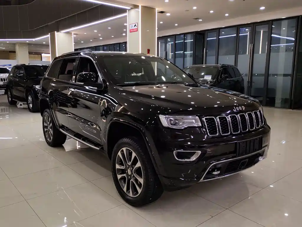 Jeep Grand Cherokee (Import) — миниатюра 3