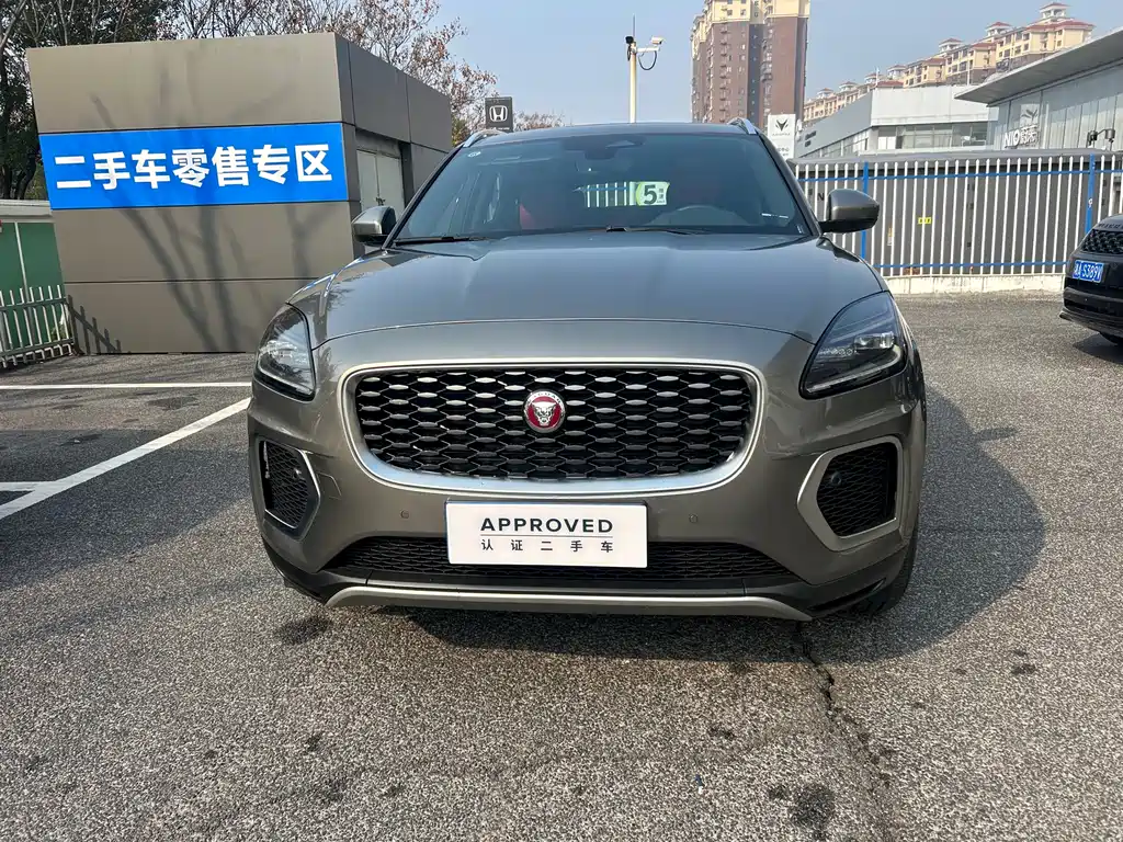 JAGUAR E PACE