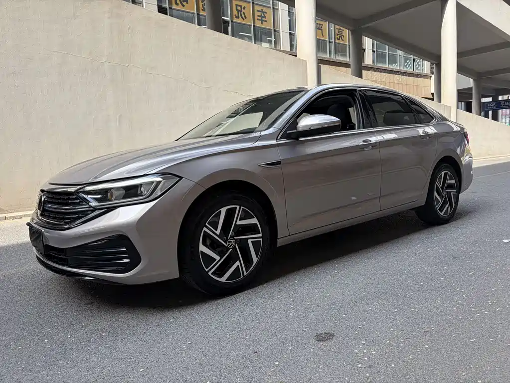 Volkswagen Sagitar 2022