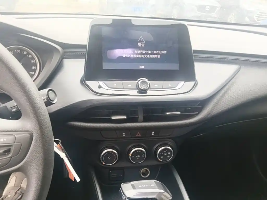Buick Verano — миниатюра 13