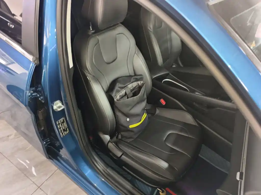 Hyundai Elantra — миниатюра 25