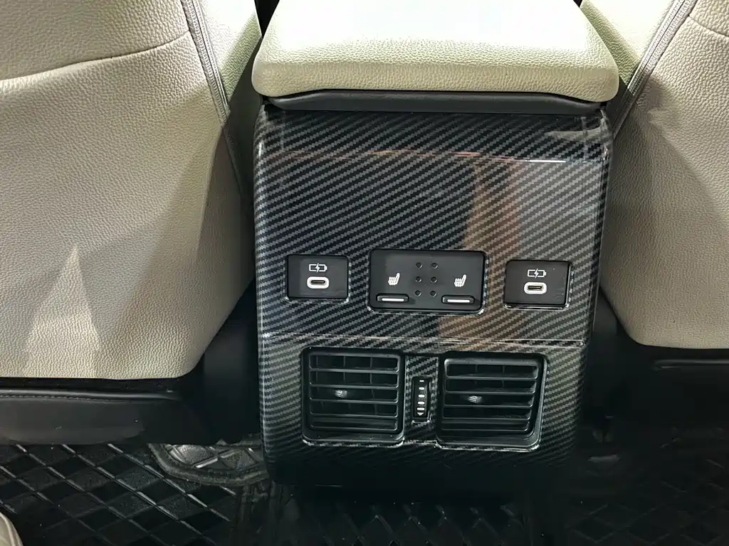 Toyota bZ4X — миниатюра 15