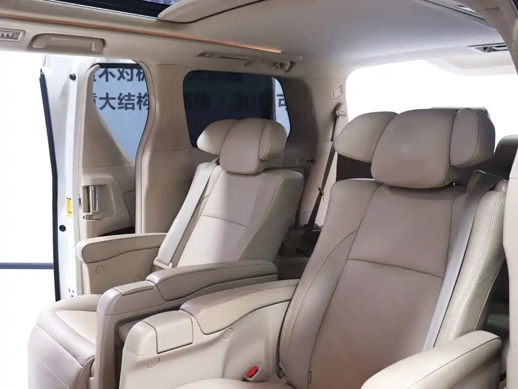 Toyota Alphard 2011 3.5L Luxury