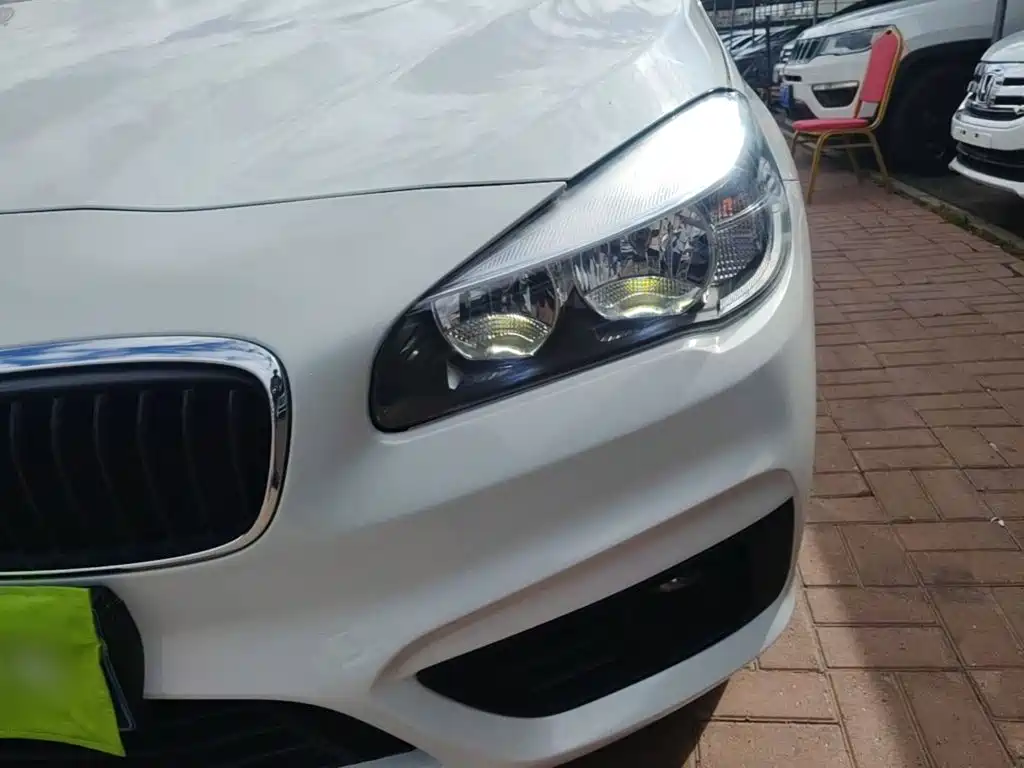 BMW 2 Series Active Tourer — миниатюра 24