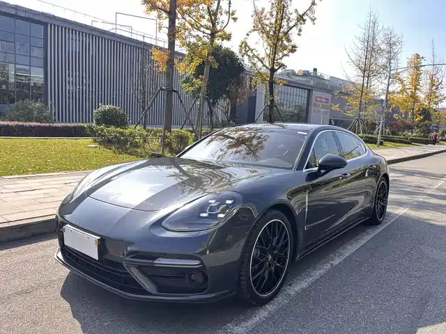 PORSCHE PANAMERA 2018