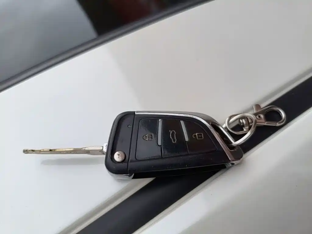 Nissan Tiida — миниатюра 9