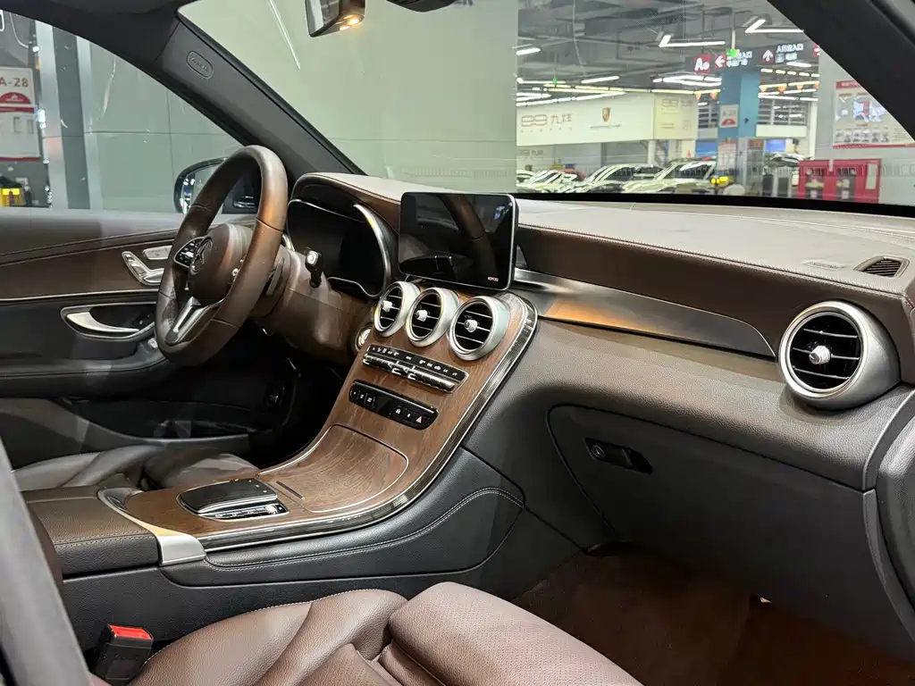 Mercedes-Benz GLC 2020 GLC 260 L 4MATIC Luxury