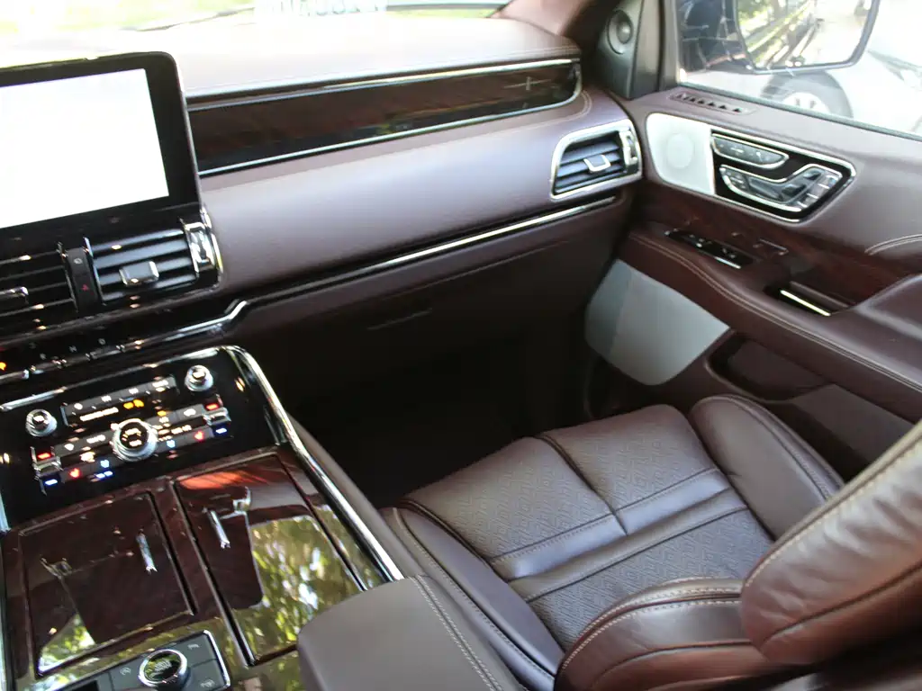 Lincoln Navigator — миниатюра 16