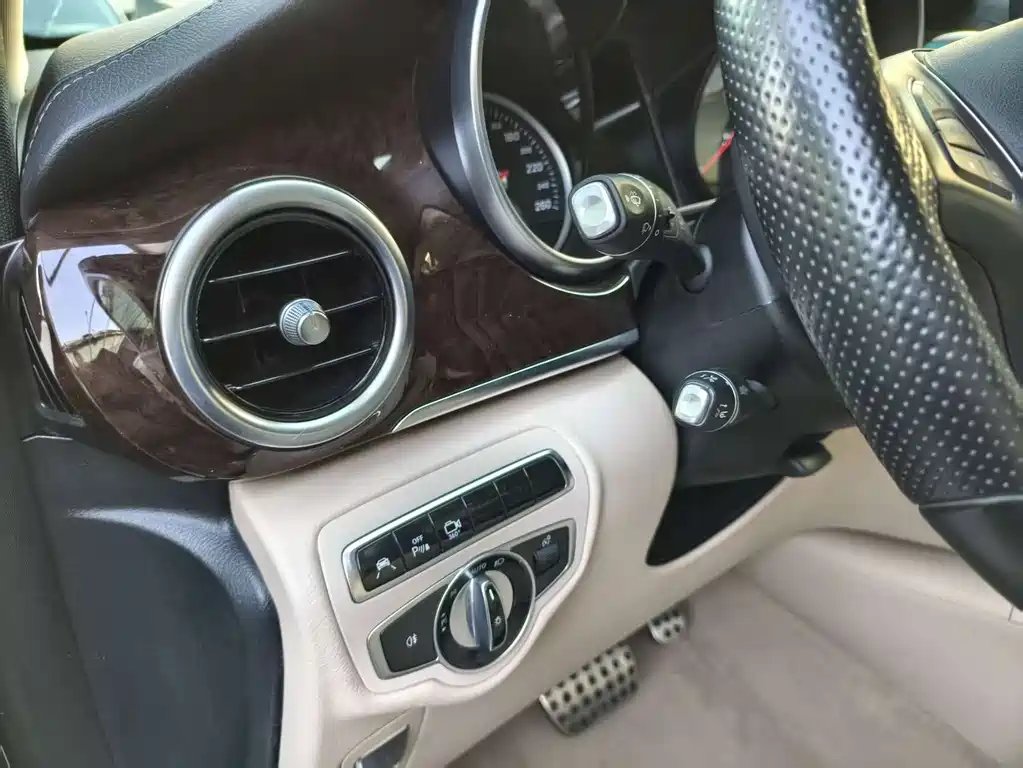 MERCEDES-BENZ V CLASS