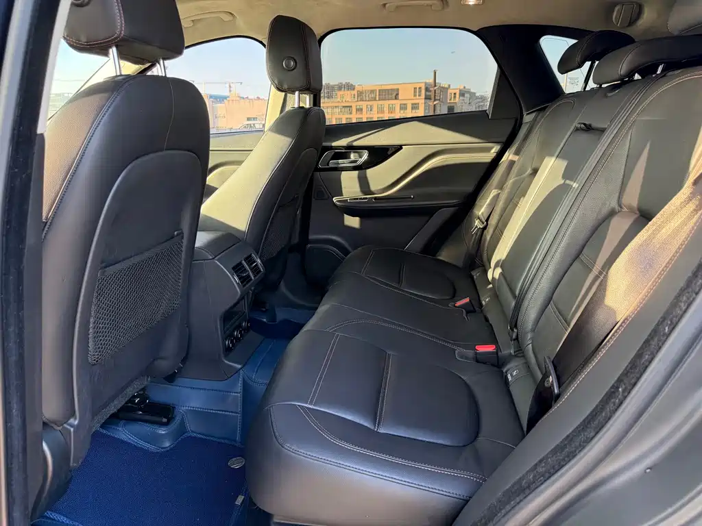 Jaguar F-PACE — миниатюра 9