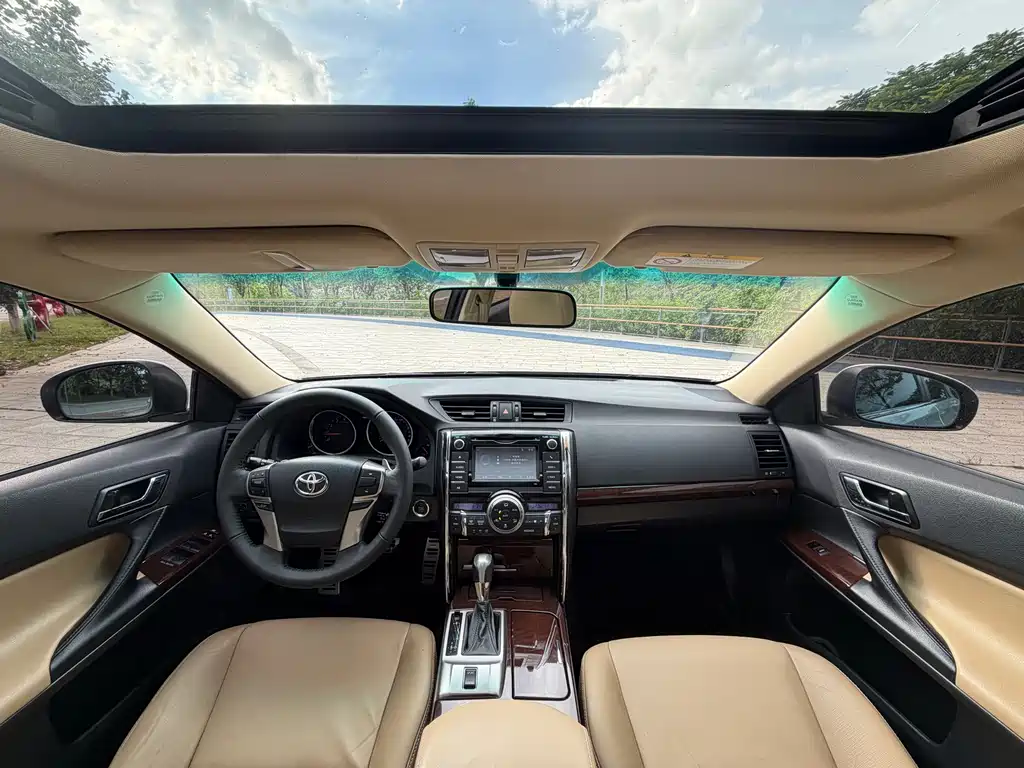 Toyota Reiz 2013 2.5V