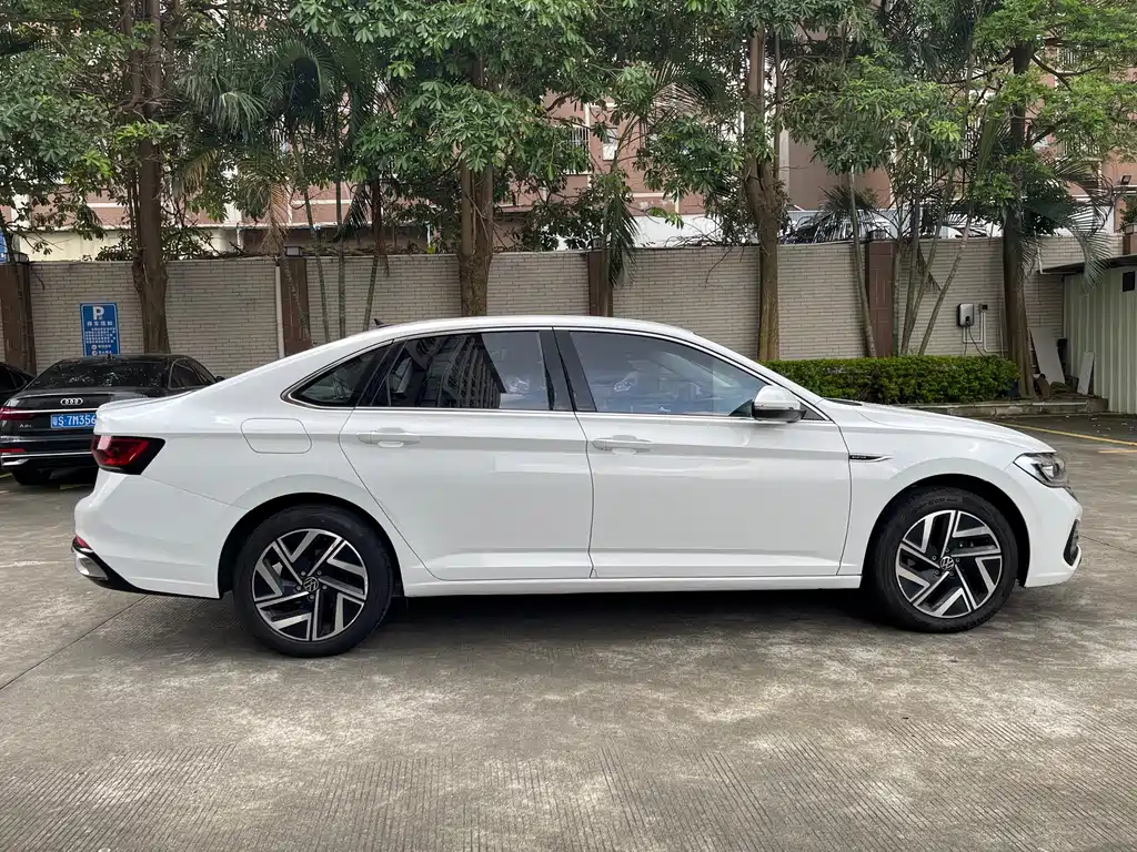 Volkswagen Sagitar — миниатюра 8