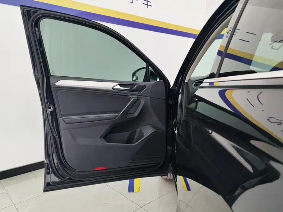 Volkswagen Tiguan L — миниатюра 7