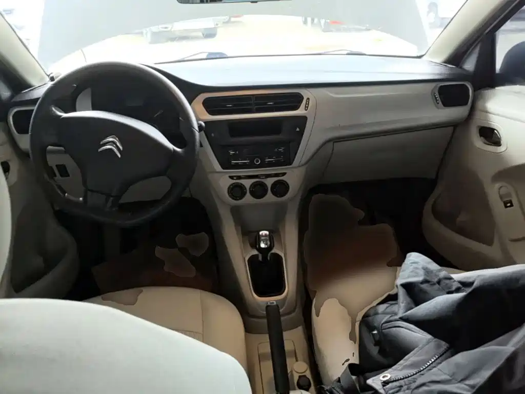 Citroen Elysee — миниатюра 10