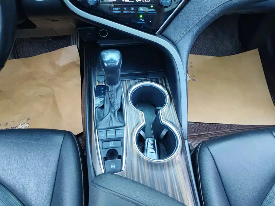 Toyota Camry — миниатюра 16
