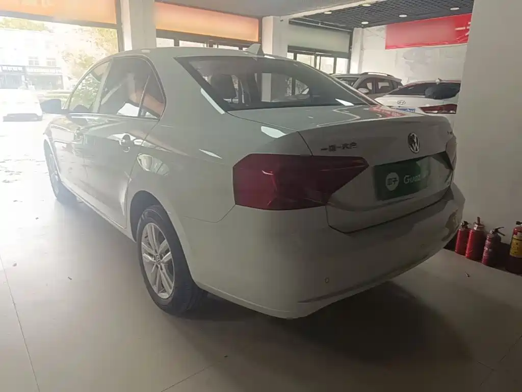 Volkswagen Jetta — миниатюра 5
