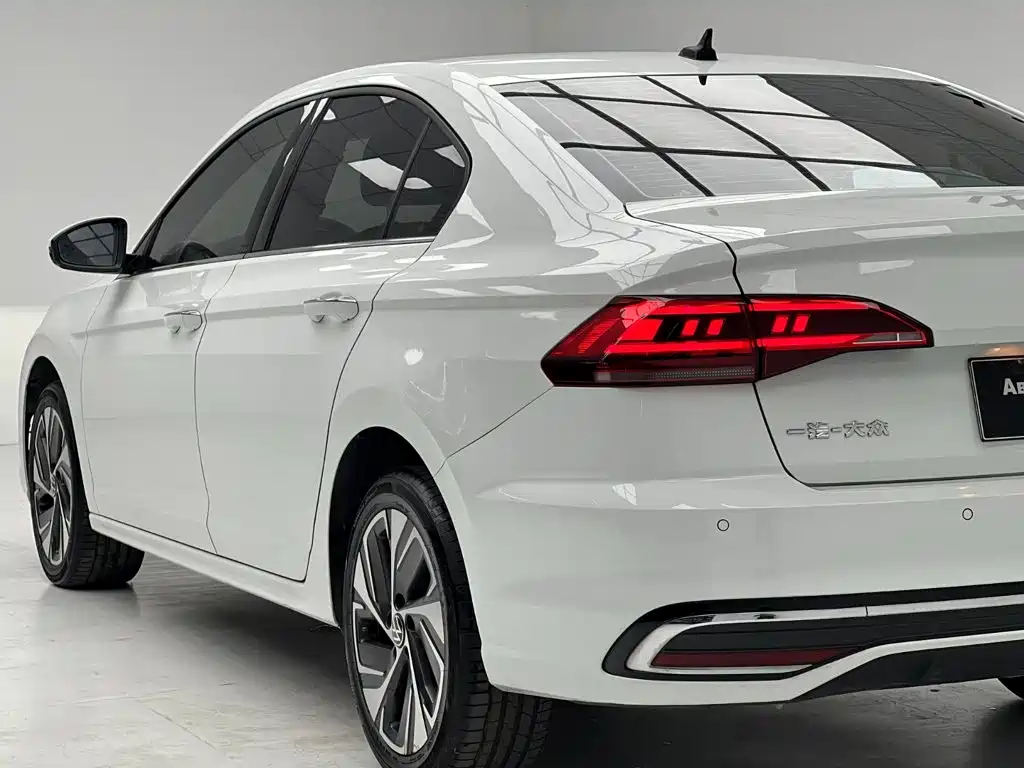 Volkswagen Bora — миниатюра 8