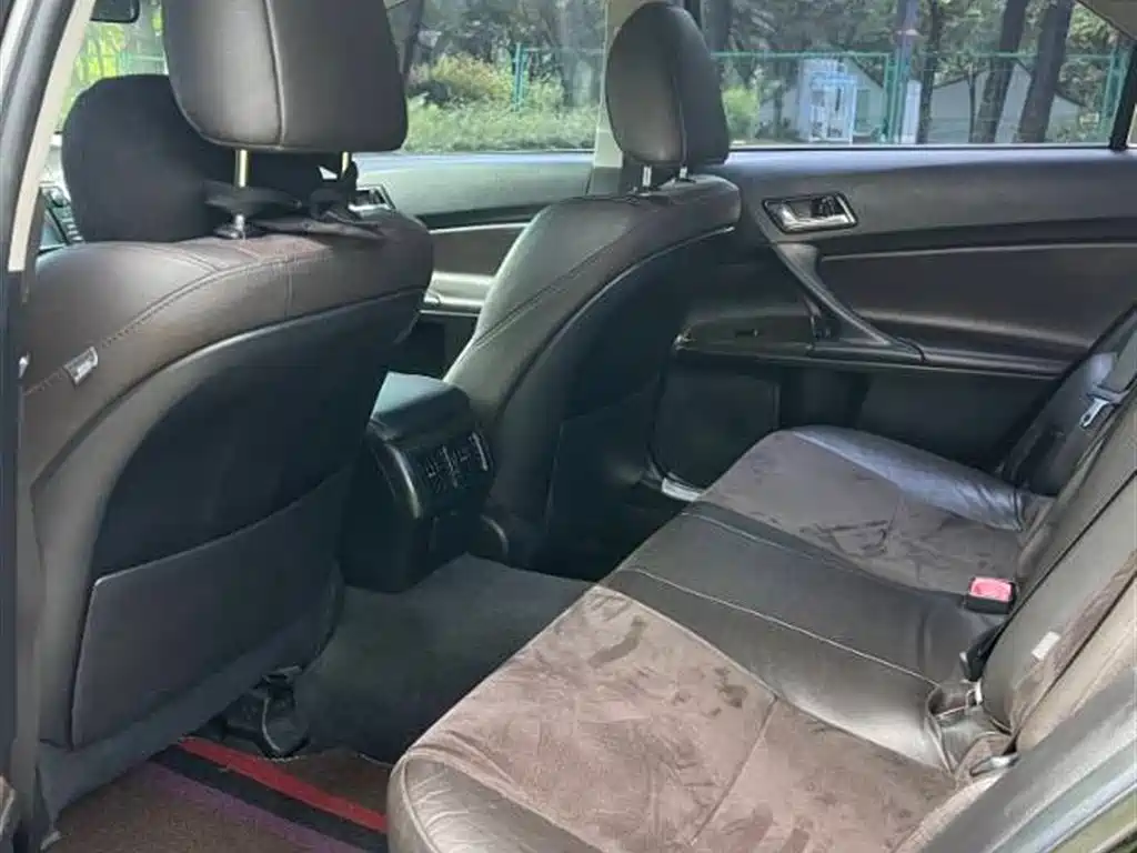 Toyota Reiz 2013 2.5V