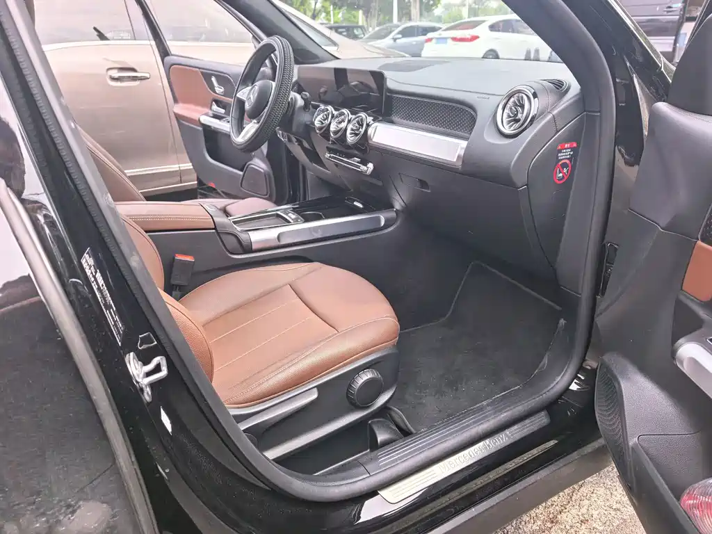 Mercedes-Benz GLB — миниатюра 9