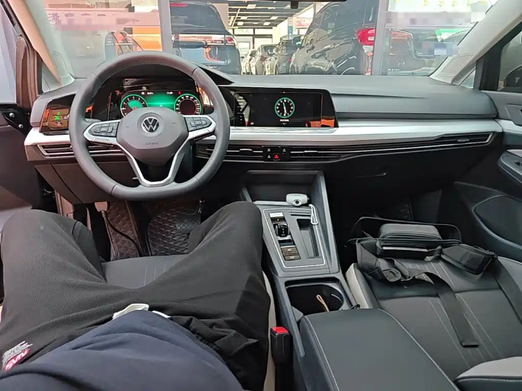 Volkswagen Golf — миниатюра 10