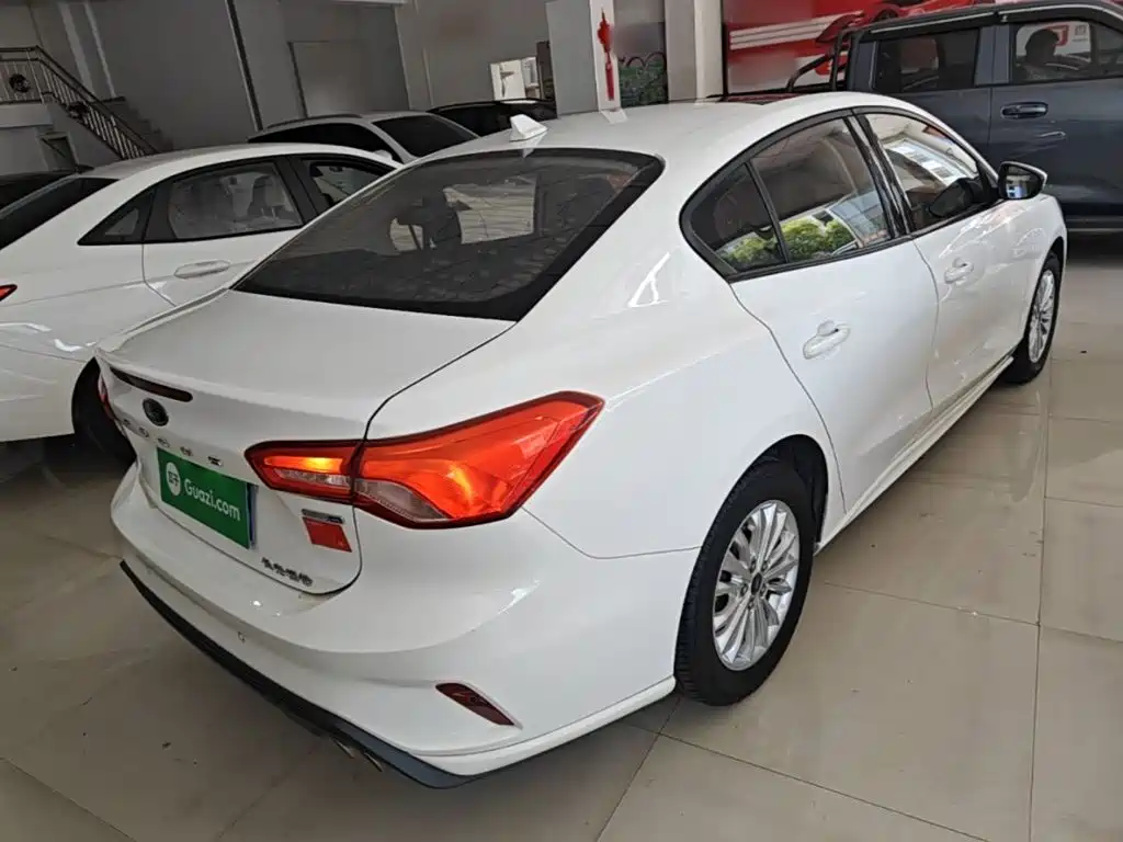 Ford Focus — миниатюра 7