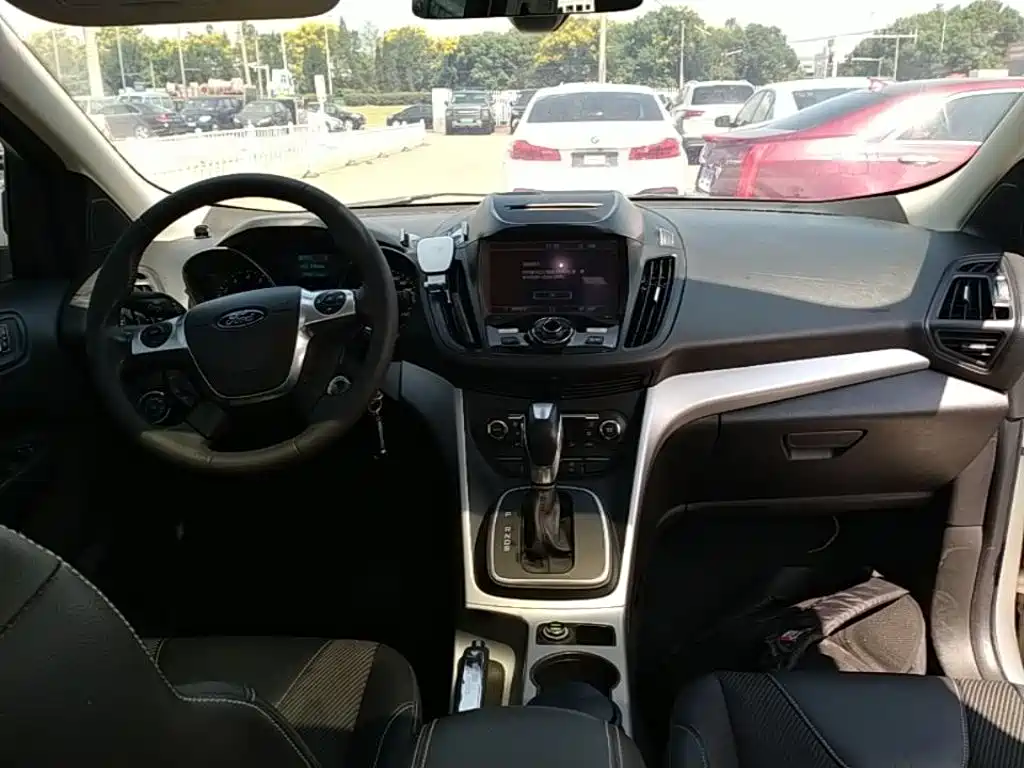 Ford Kuga — миниатюра 10
