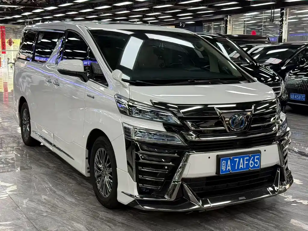 Toyota Vellfire — миниатюра 3
