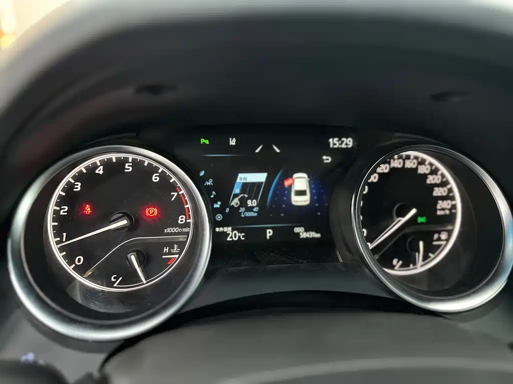 Toyota Camry — миниатюра 9
